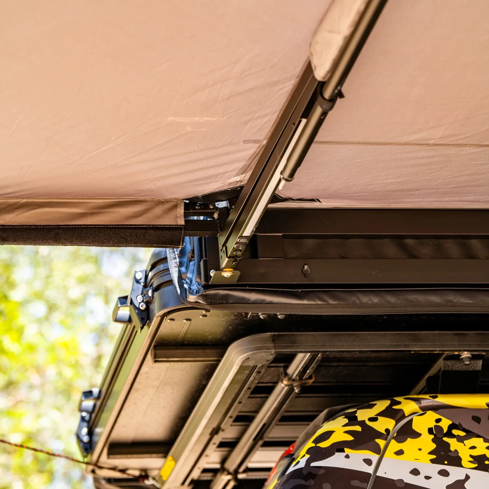 Extreme 180 Awning