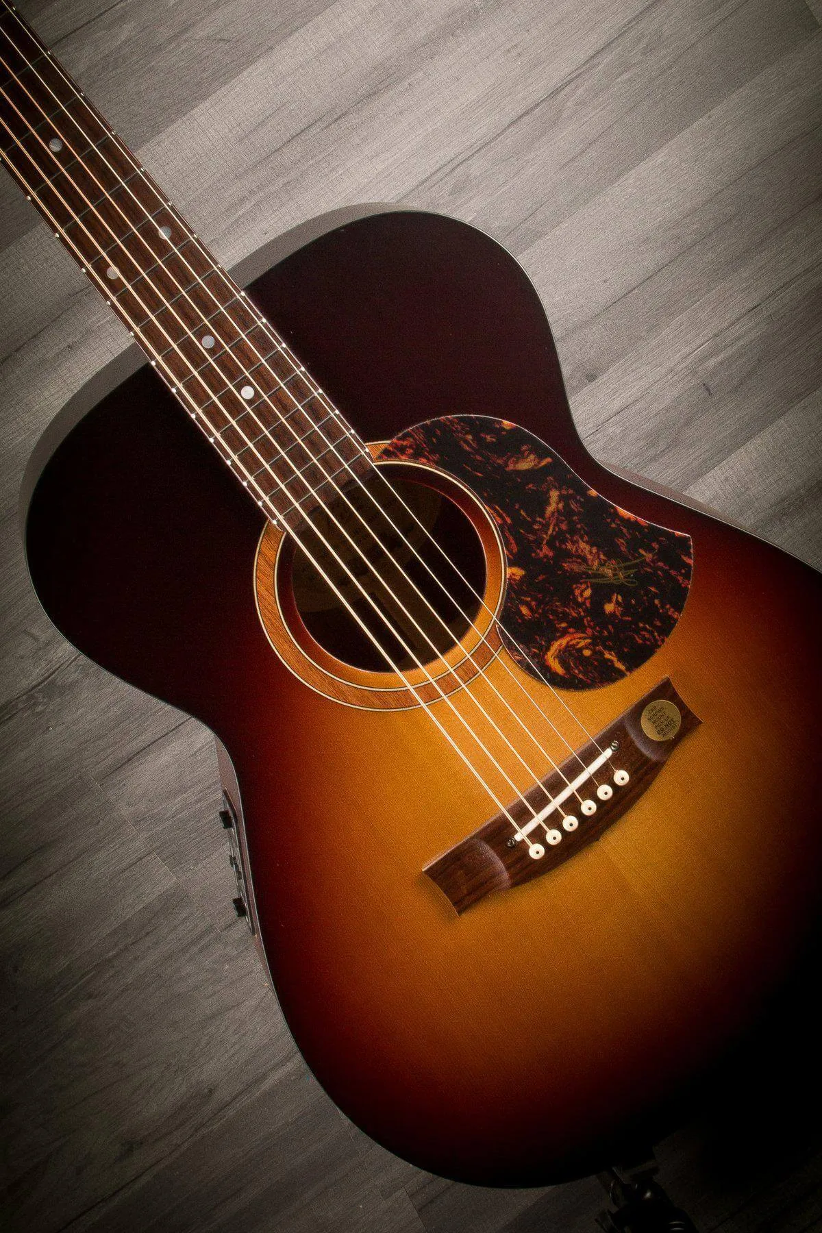 Maton SRS808 Acoustic Guitar With AP5 Pro Pickup System - Sunburst