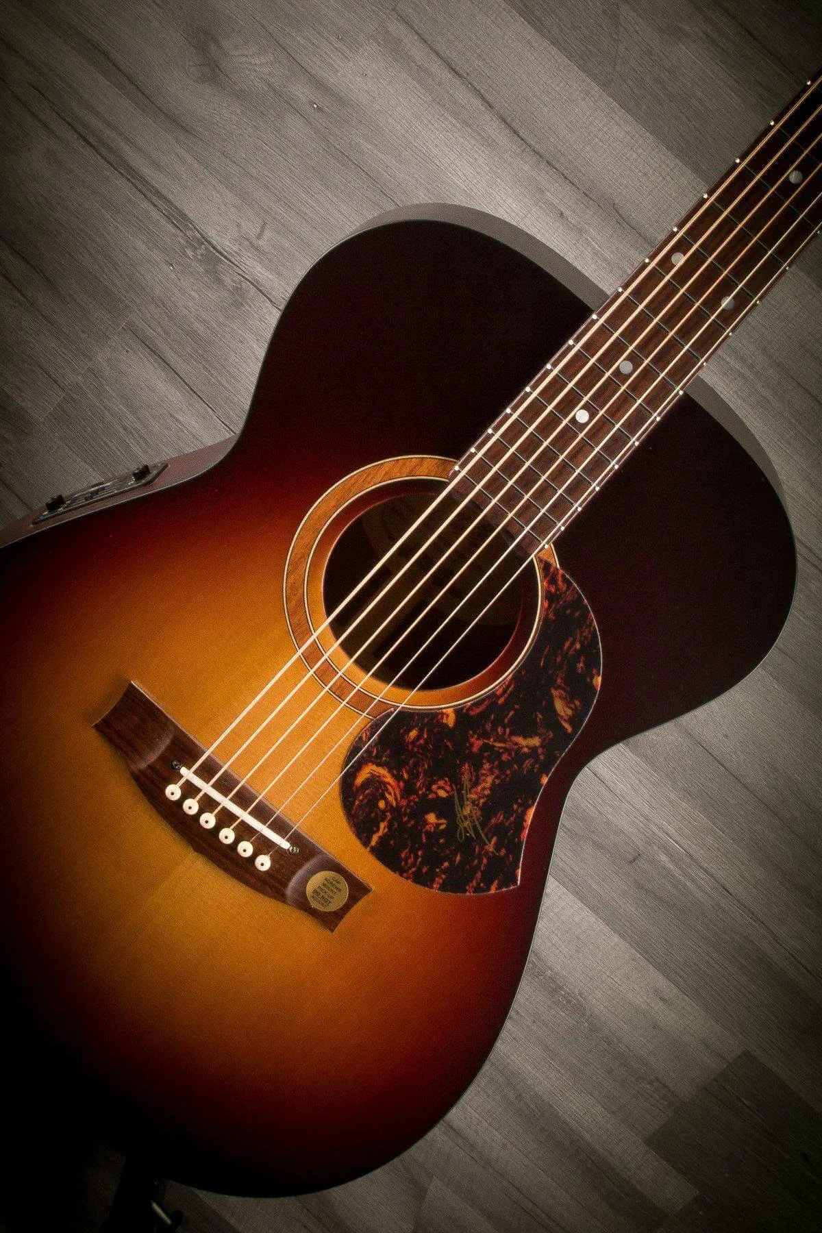 Maton SRS808 Acoustic Guitar With AP5 Pro Pickup System - Sunburst