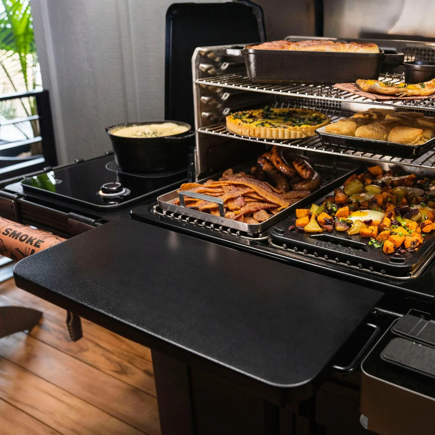 Traeger: Pop And Lock Front Shelf
